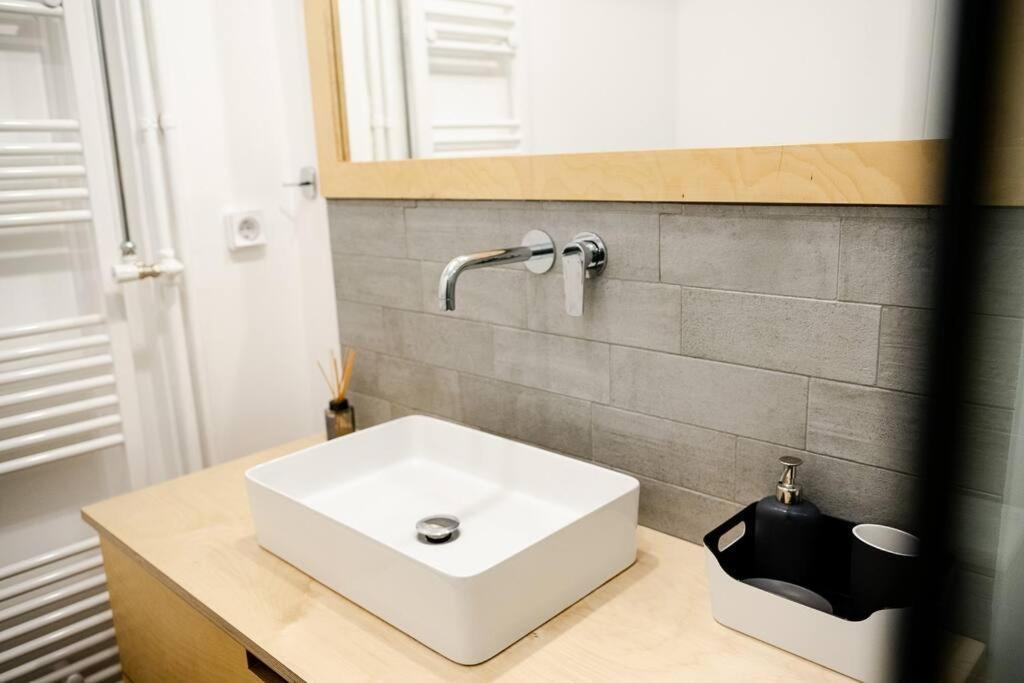Cosy Apartment 700M From Acropolis Афины Экстерьер фото